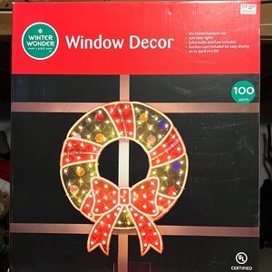 Window Decor 100 clear lights Wreath